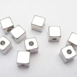  Square Metal bead Silver 5x5mm agujero 1,5mm