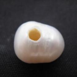 Freshwater pearl 2,8mm hole White 9-10mm